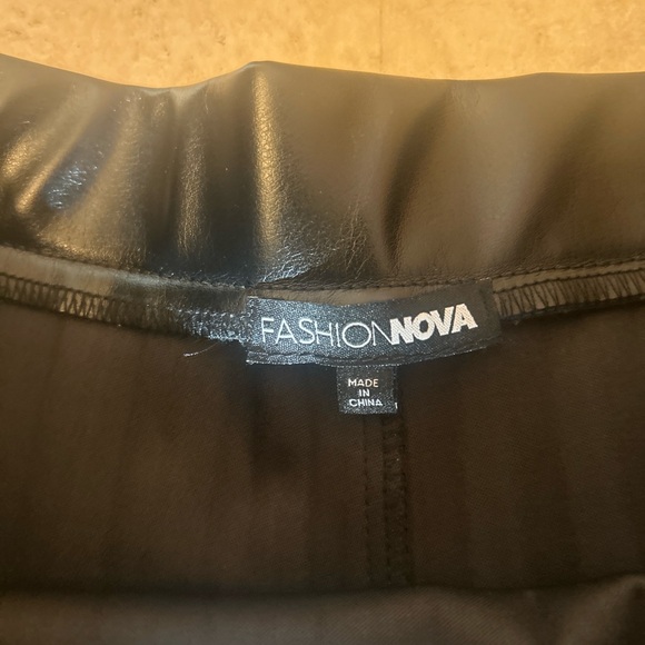 Fashion Nova Pleated Faux Leather Black Skirt - Picture 4 of 4